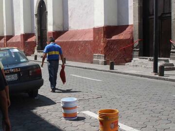 Planea Ayuntamiento quitar a franeleros del Centro Histórico de Puebla