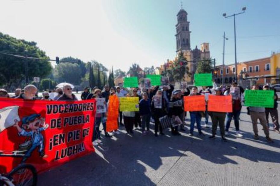 Se vendía de todo menos revistas: justifican retiro de casetas del Centro Histórico de Puebla