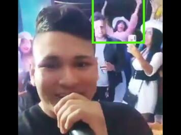  Por estar bailando, una mujer cae de segundo piso y sobrevive