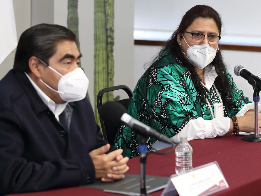 Miguel Barbosa Huerta y su esposa, Rosario Orozco. Foto: Agencia Enfoque para El Universal Puebla