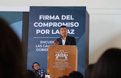 Suscribe Lalo Rivera compromiso por la paz