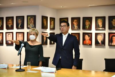 Alito Moreno toma protesta a dirigencia estatal del PRI-Puebla