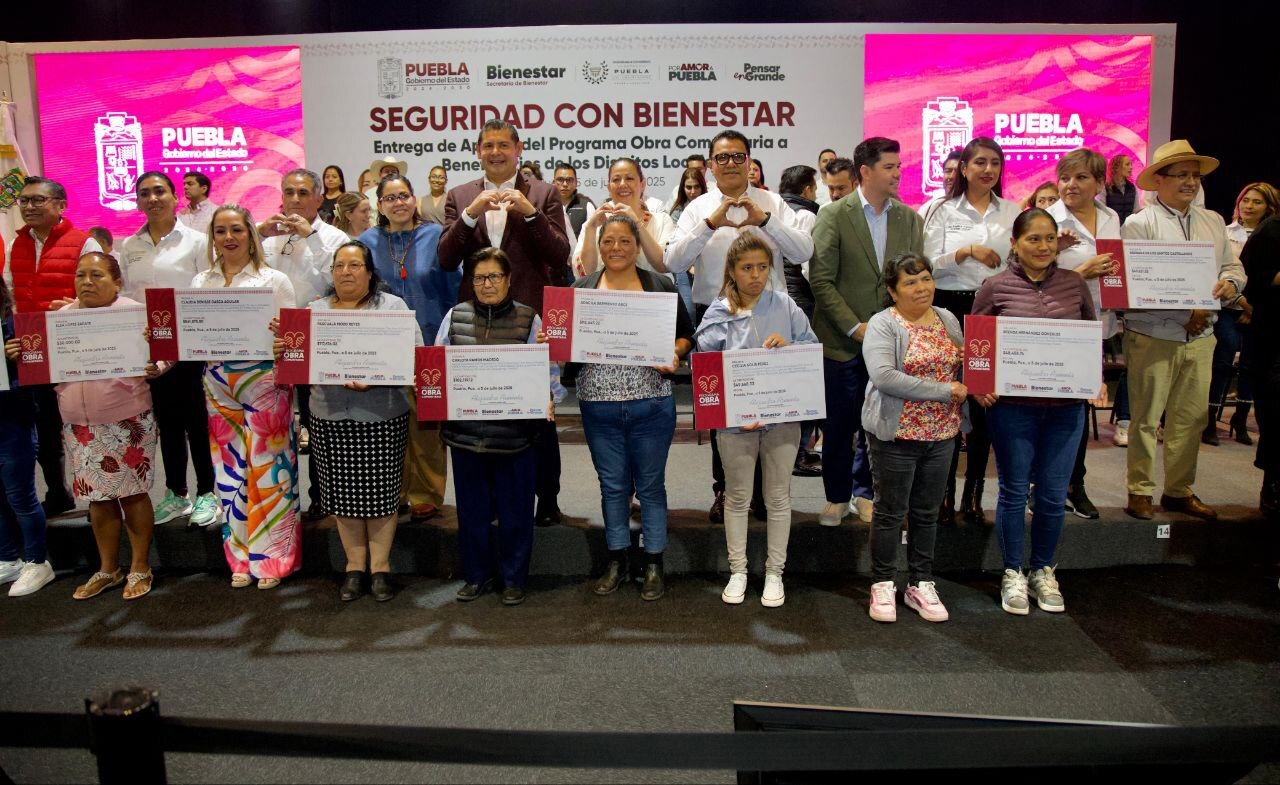 Participan diputados de la LXII Legislatura en la Entrega de Apoyos del Programa Obra Comunitaria