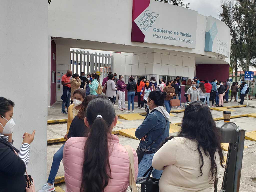 Desalojo de maestros de Tecamachalco es investigado por la CDH Puebla