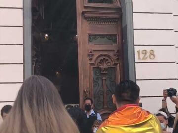 Protestan en Congreso para exigir cambios en actas de menores trans