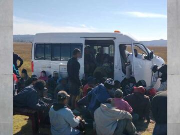 Detectan a 49 migrantes hacinados en una combi frente a Audi