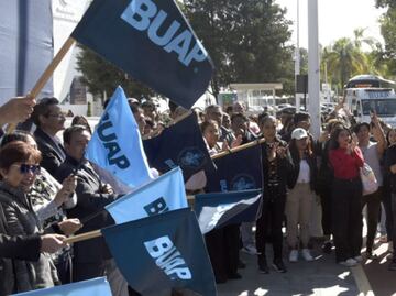 Rectora de la BUAP dio banderazo de salida a 20 toneladas de víveres para damnificados de Guerrero