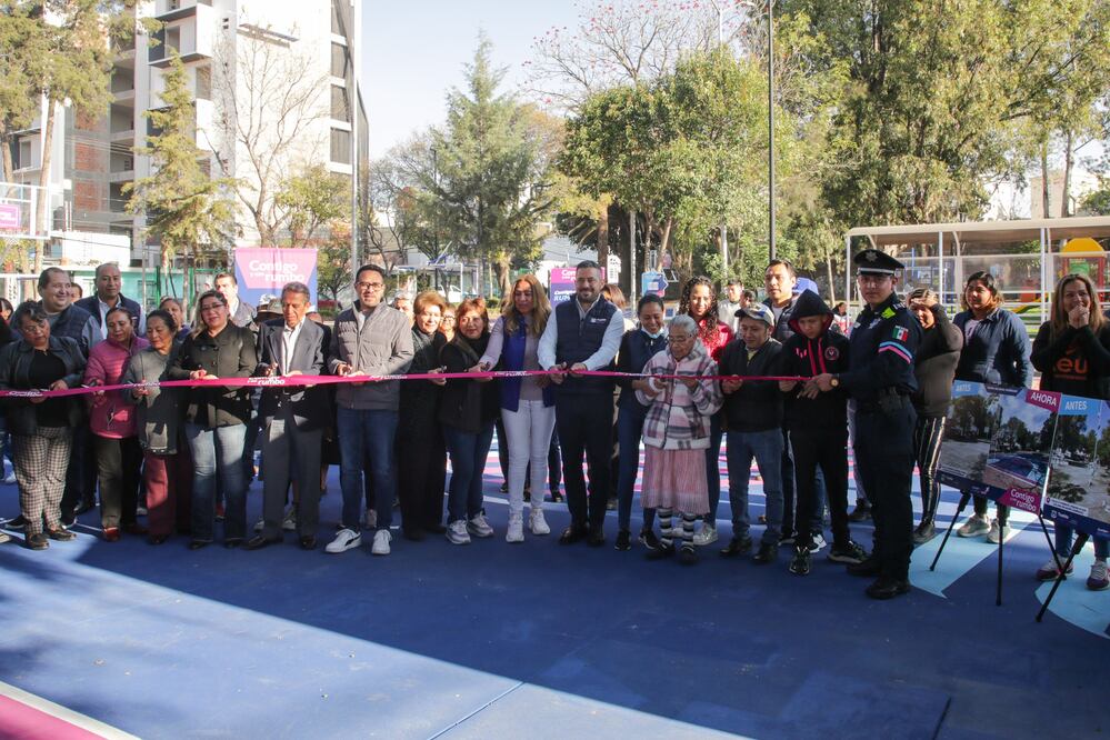 El alcalde de Puebla, Adán Domínguez, entregó otro parque rehabilitado | Foto: Agencia Es Imagen para El Universal Puebla