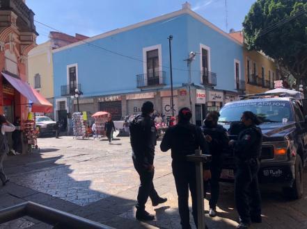 Inédito: ambulantes aceptan desalojar la 5 de Mayo