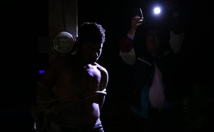 Linchan y queman vivo a supuesto robachicos en Huauchinango