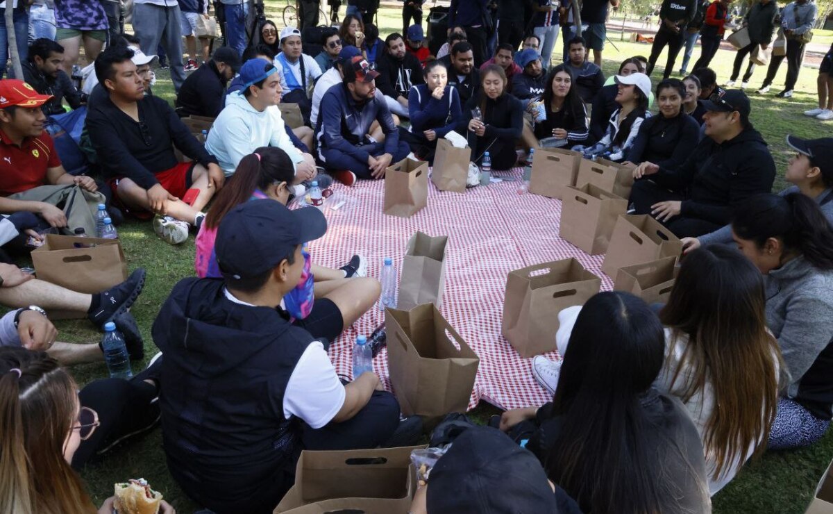 El gobernador Armenta convive con jóvenes y comparte proyectos de desarrollo