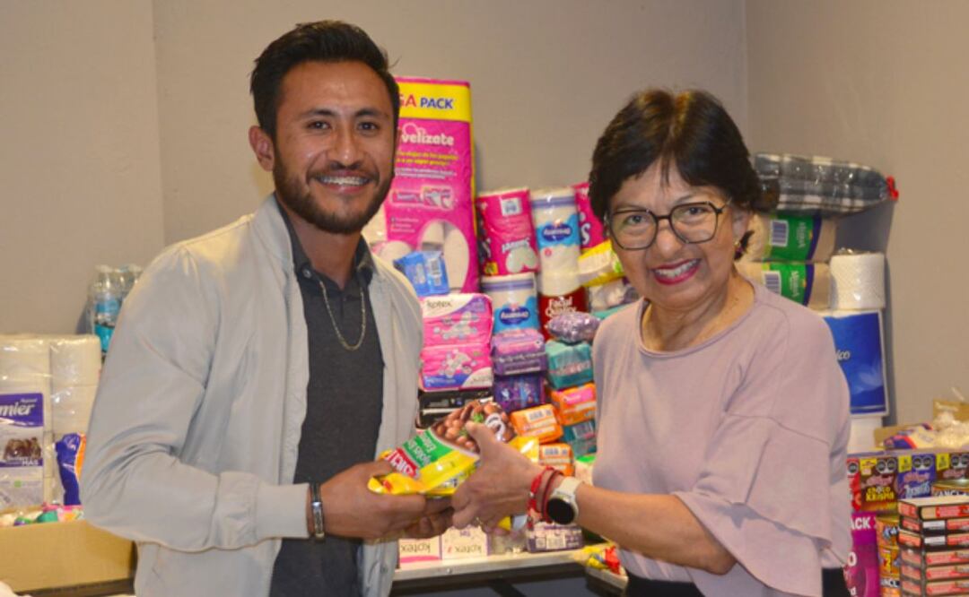 Lilia Cedillo entregó su aportación a esta campaña | Foto: BUAP