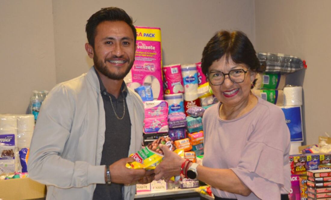 Lilia Cedillo entregó su aportación a esta campaña | Foto: BUAP