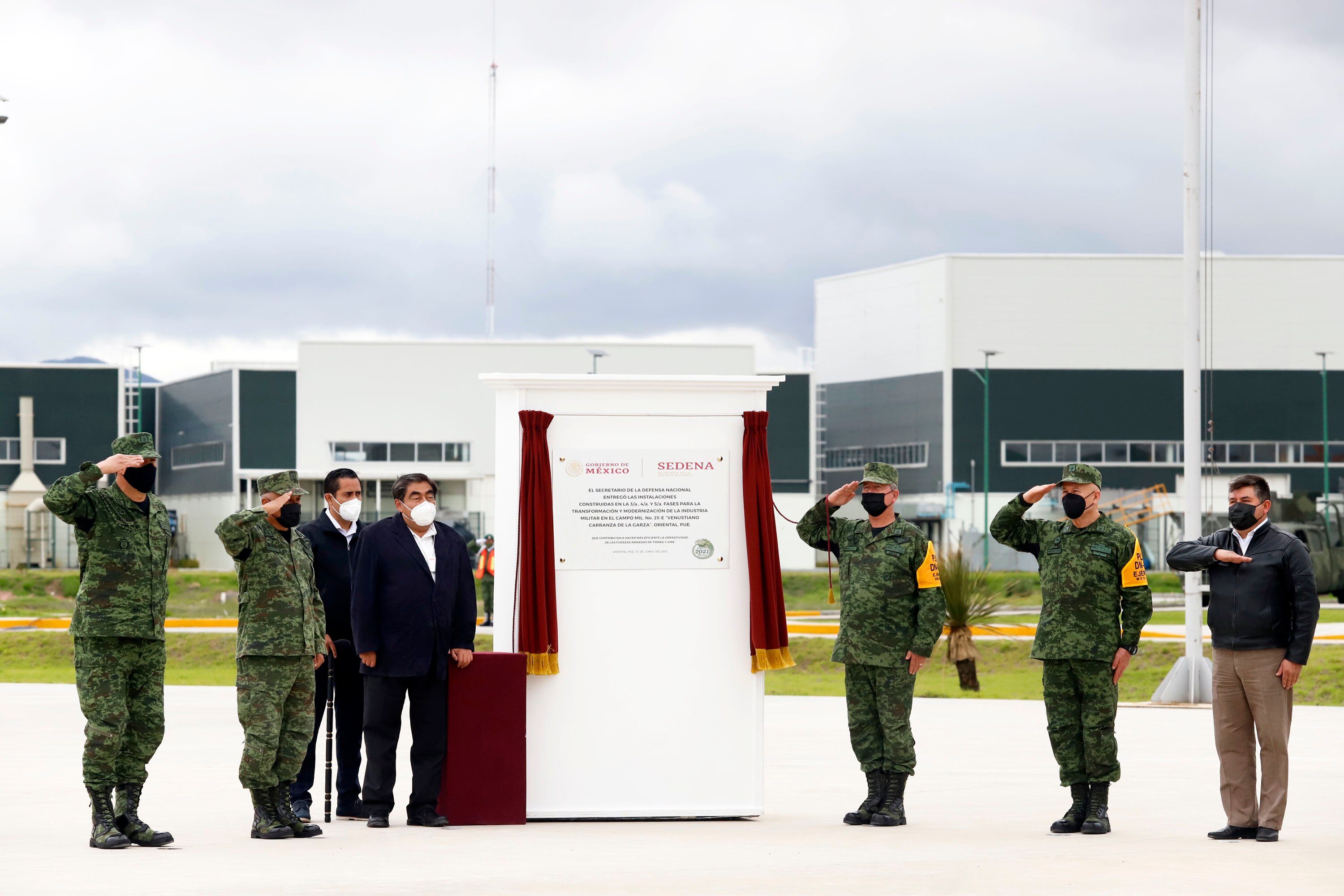Inauguran obras de la industria militar La Célula