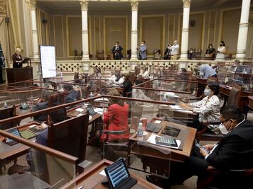 Diputados poblanos: candiles en campaña y oscuridad en casas de gestión