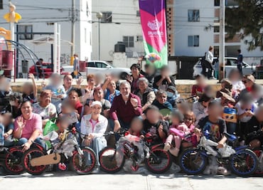Pepe Chedraui y MariElise Budib regalan sonrisas a niñas y niños de La Margarita