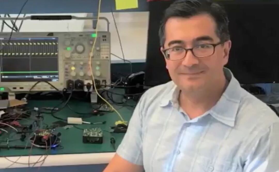 Roberto Aparicio es egresado de la BUAP y gracias a él existen el smartphone | Foto: Facebook Benemérita Universidad Autónoma de Puebla - BUAP