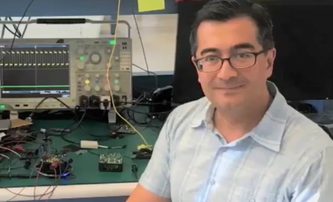 Roberto Aparicio es egresado de la BUAP y gracias a él existen el smartphone | Foto: Facebook Benemérita Universidad Autónoma de Puebla - BUAP