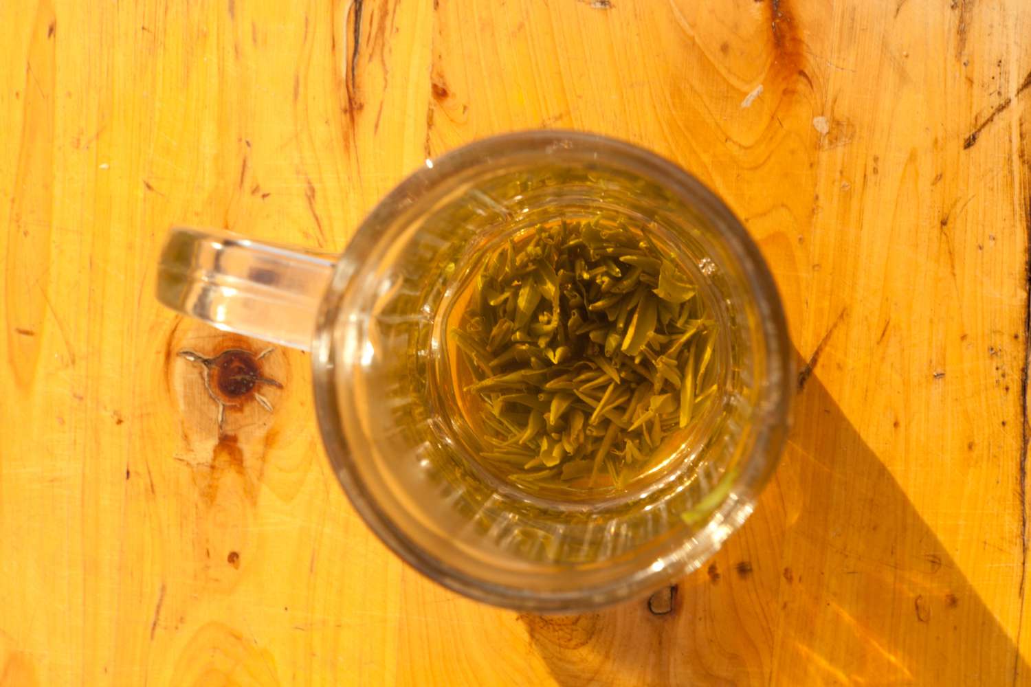 El té amarillo es rico en antioxidantes, como catequinas y polifenoles, que ayudan a combatir el daño causado por los radicales libres en el cuerpo.

Foto: Producción El Universal Puebla