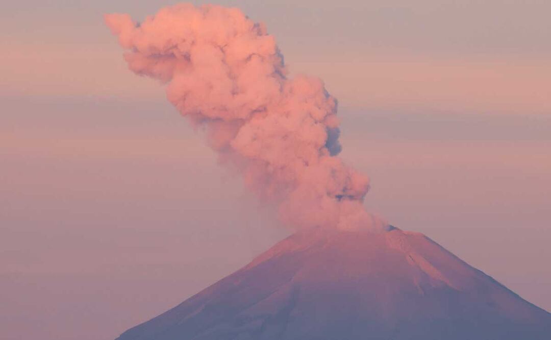 Por el aumento en la actividad del volcán Popocatépetl cambia el Semáforo de Alerta Volcánica a amarillo fase 3 | Foto: agencia Es Imagen para El Universal Puebla