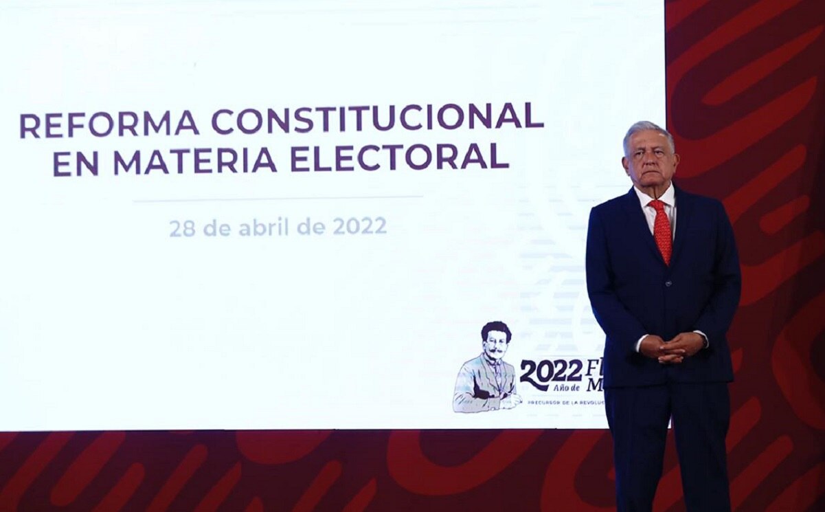 AMLO presenta su nueva reforma electoral; va por nuevo INE con menos consejeros