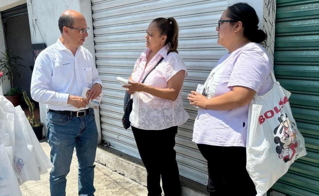Ale Cañedo recorre las calles del distrito 10 de Puebla | Foto: Especial
