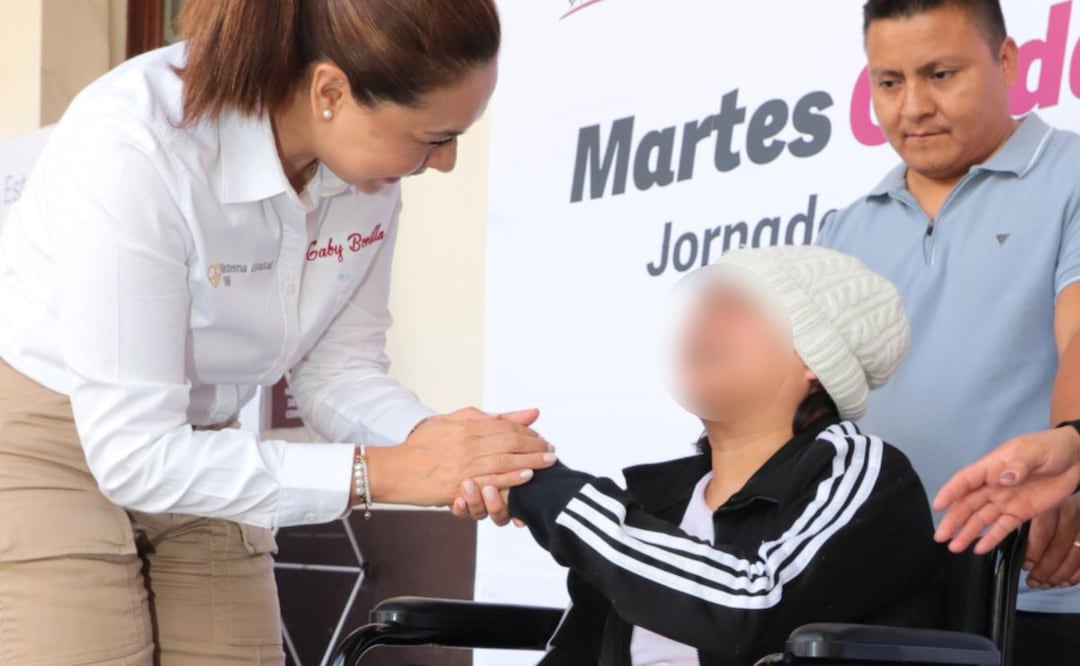 Gaby Bonilla benefició a personas con discapacidad durante la jornada ciudadana | Foto: SEDIF