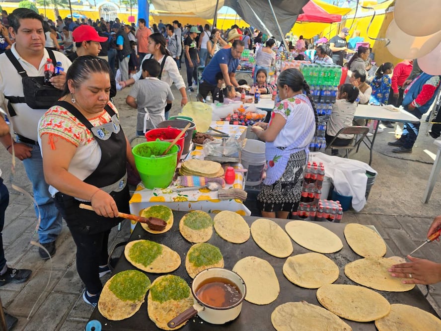La Feria de la Memela se lleva a cabo este miércoles 3 de abril | Foto: EsImagen