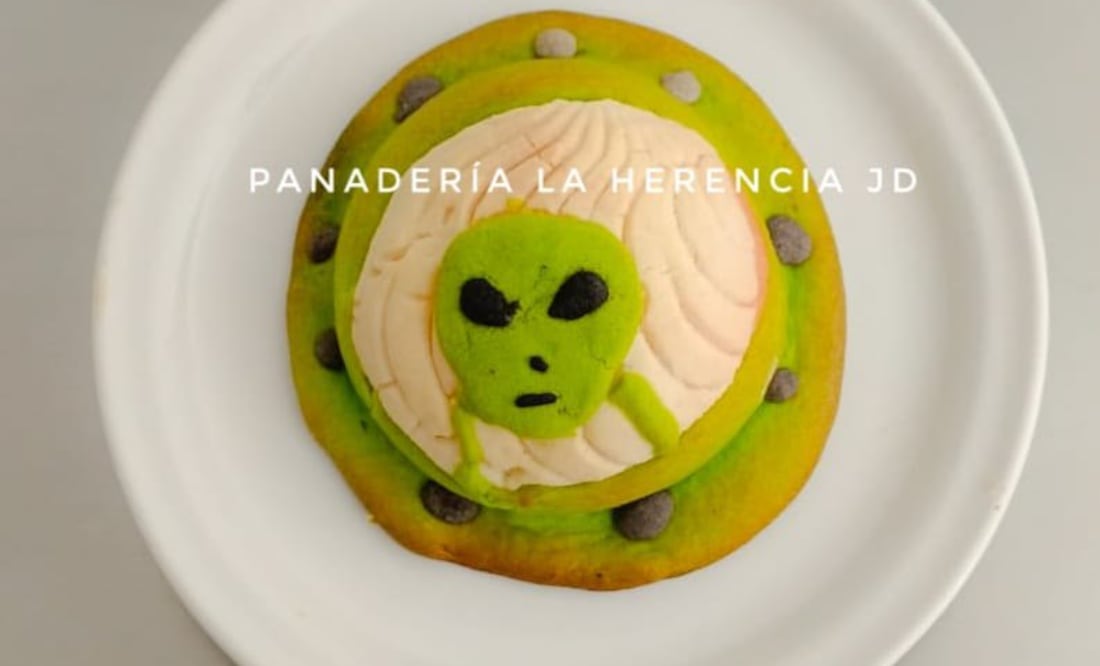 En honor a Jaime Maussan una panadería de Cholula creó las conchas alien y el conchatillo volador | Foto: Panadería la Herencia JD