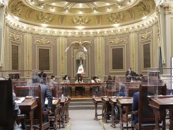  Cede Morena comisiones en el Congreso de Puebla