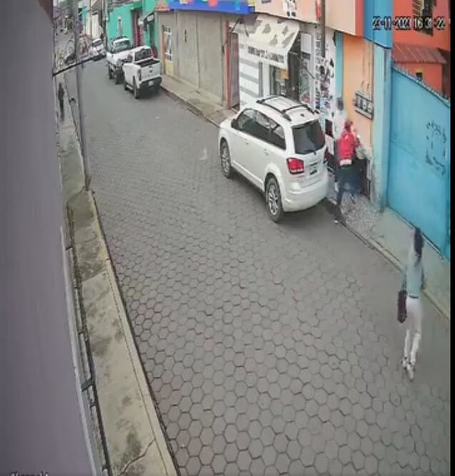 Un violento asalto quedó grabado en cámara y se viralizó en redes | Captura de pantalla