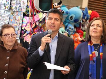 Eduardo Rivera entrega siete mil Créditos Contigo en Puebla