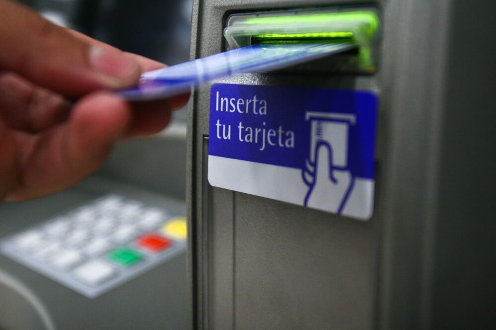 Este 12 de diciembre deberán realizarse las operaciones bancarias en cajeros automáticos. Foto: Cuartoscuro