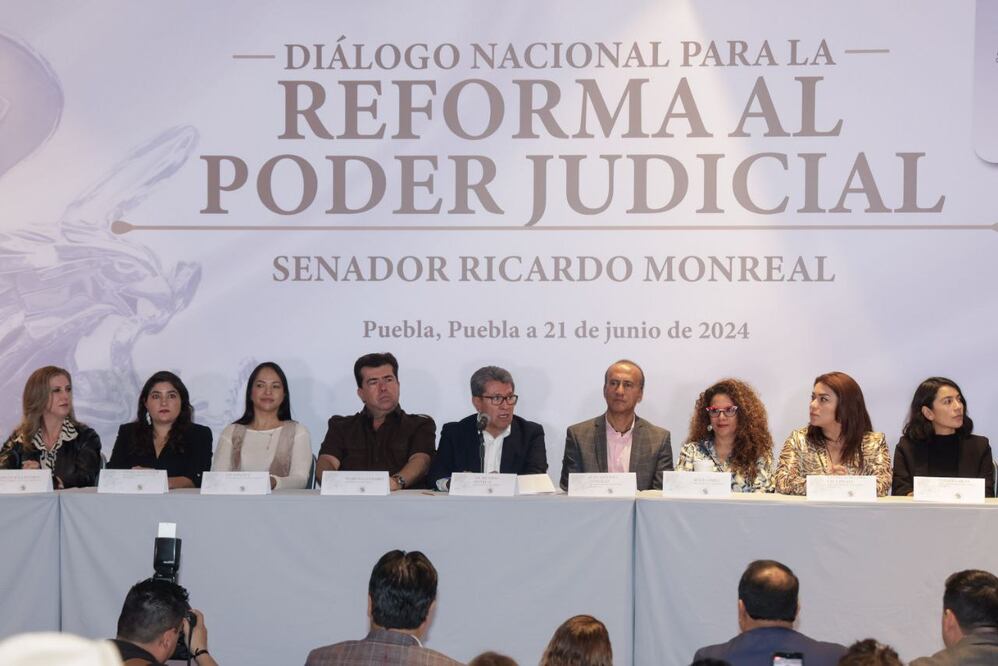 El senador Ricardo Monreal visitó Puebla | Foto: EsImagen