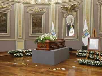 Despiden a Miguel Barbosa en el Congreso de Puebla