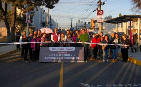 Entrega Pepe Chedraui rehabilitación vial en la unidad habitacional Loma Bella