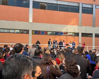 Protestan padres de familia por aumento de colegiaturas en el Instituto Oriente 