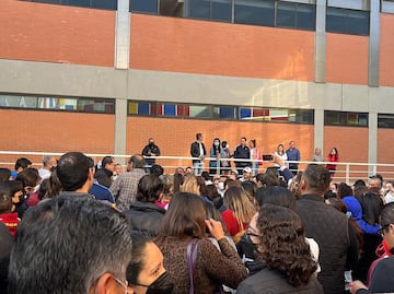 Protestan padres de familia por aumento de colegiaturas en el Instituto Oriente