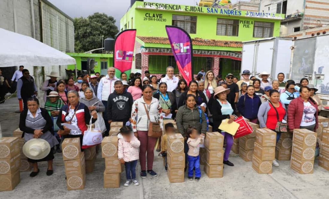 “Con la entrega de estas despensas reafirmamos la convicción y el compromiso absoluto con el bienestar de quienes habitan el municipio”: SMDIF | Foto: Ayuntamiento de Puebla