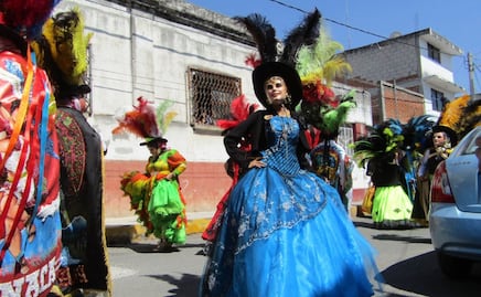 Estudiante de la BUAP es danzante y gestora para la difusión del carnaval del Barrio de Xonaca