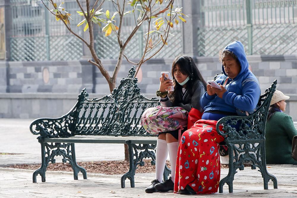 En particular, hizo un llamado a estar especialmente atentos a los menores de edad, adultos mayores y personas con enfermedades crónicas, quienes son más vulnerables a las inclemencias del tiempo.
Foto: Producción El Universal Puebla