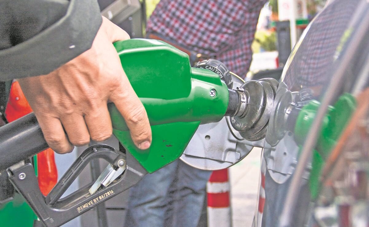 Crece venta de gasolinas de Pemex, pero cae producción