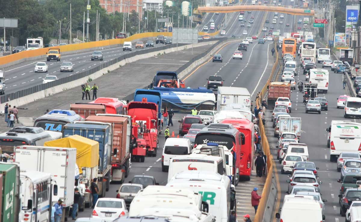 Vendedores de dulces impostores roban camión en la México-Puebla