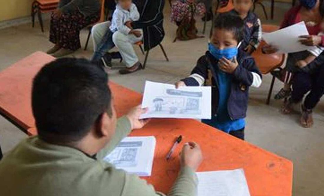 Este 15 de mayo se conmemora el Día del Maestro y estos poblanos destacan en el rubro | Foto: Archivo El Universal
