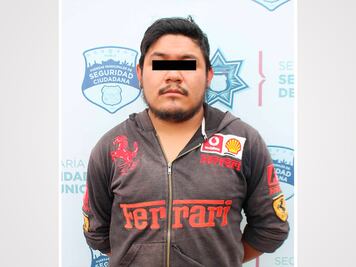 Por orinar en la vía pública detienen a presunto traficante de armas