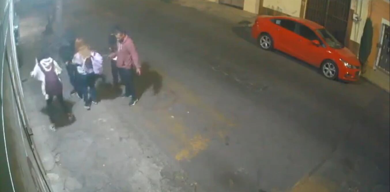 En video fue captado un asalto en Barrio de Santiago | Foto: Captura Redes Sociales