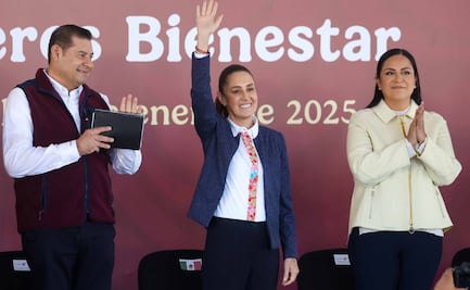 Claudia Sheinbaum entrega tarjetas de Pensión Mujeres Bienestar en Huauchinango