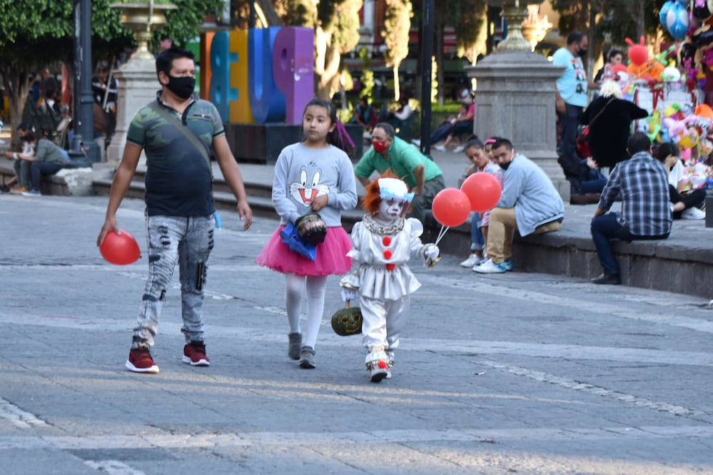 Pedir calaverita es una tradición mexicana del 1 y 2 de noviembre | Foto: Agencia Es Imagen para El Universal Puebla