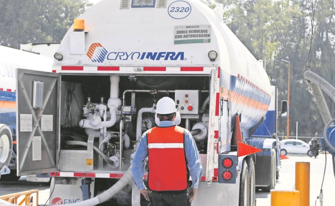 Ante una tercera ola de infecciones por Covid, Infra ahora tiene 20% más de pipas y tanques. Foto: Archivo/ El Universal.