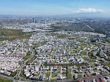 ¿Cuántos clústeres hay en Lomas de Angelópolis?